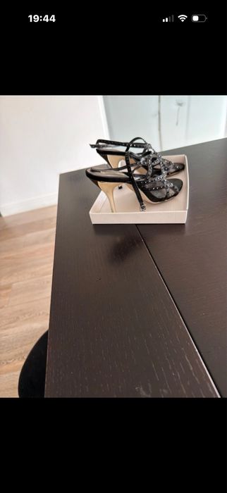 Pantofi cu toc marimea 37