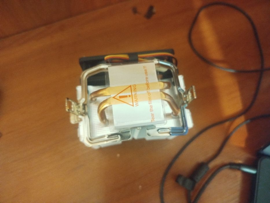 Продам кулер вентилятор для процессора