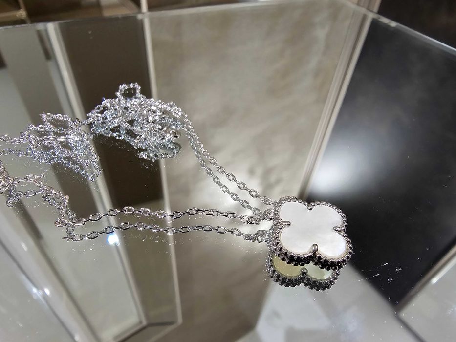 Van Cleef & Arpels VCA Silver Mother of Pearl Alhambra Дамско Колие