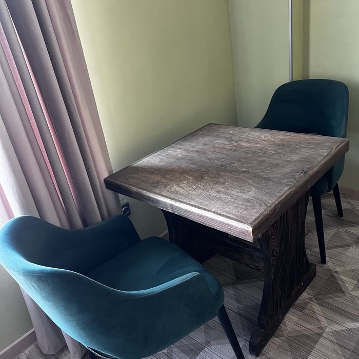 Продам столы и стулья