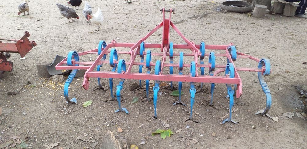 Окопнни култиватори за малък трактор готови за работа