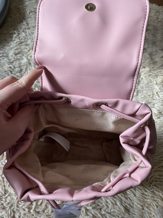 Дамска розова раница Guess