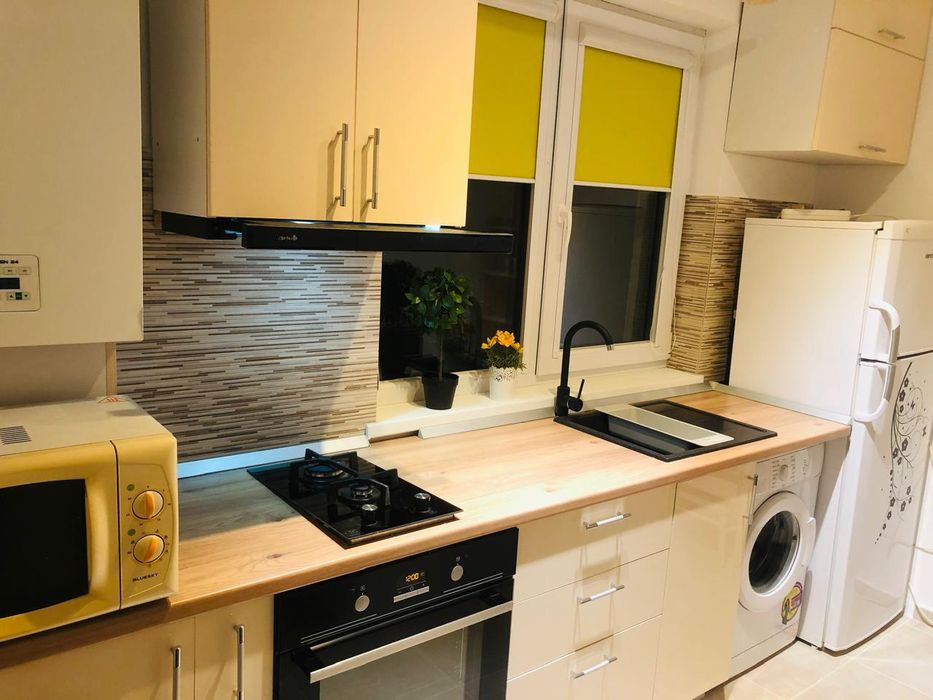 Studio Garsoniera de închiriat.
Total echipata și mobilata( inclusiv m