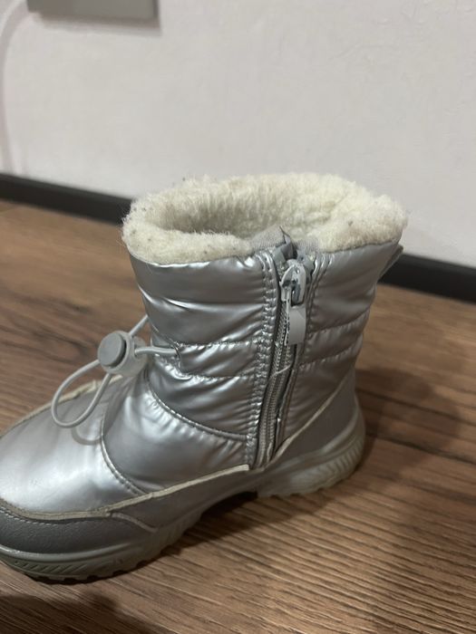 Сапоги для девочки 3-4 года