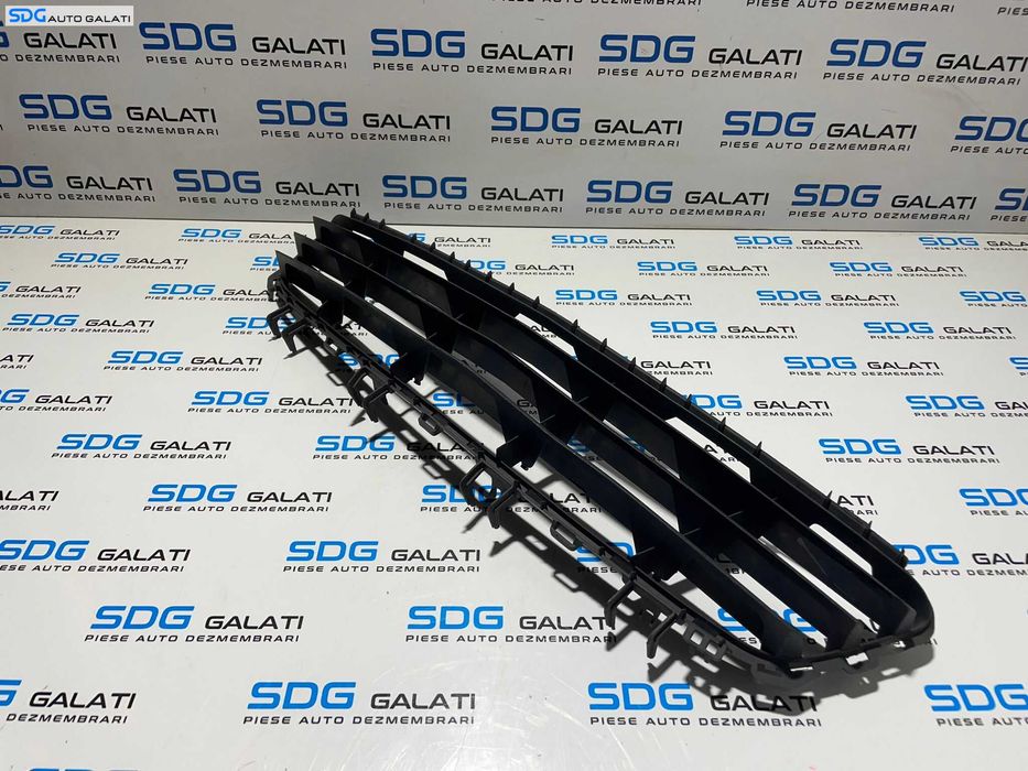 Grila Centrala Inferioara de pe Bara Spoiler Fata Opel Astra H 2004 - 2010 Cod 375768702 [L2580]