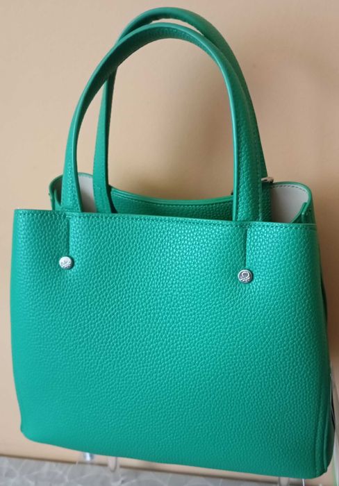 Чанта дамска Benetton BNT-1507-GRN. Нов модел.