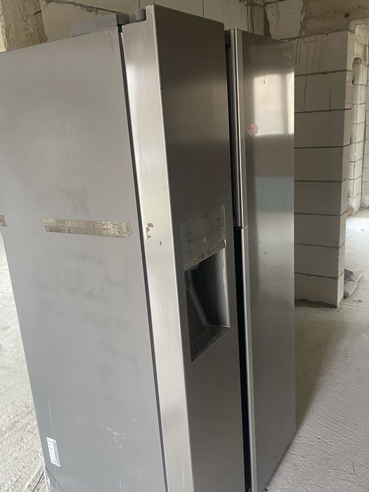Frigider Side-by-Side Samsung Food ShowCase RH58K6598SL