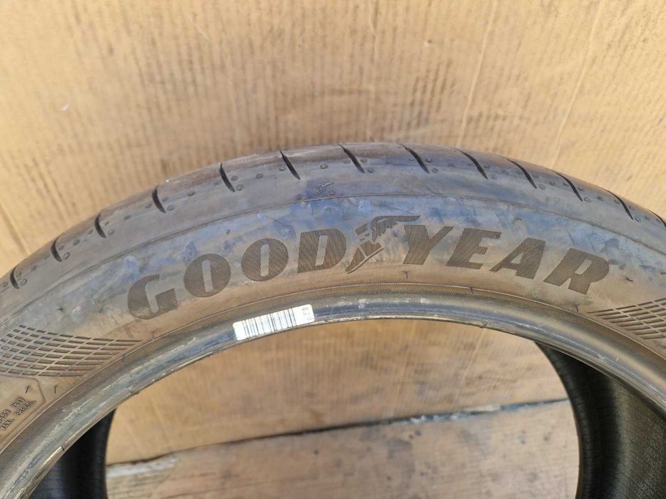 1 Goodyear R19 245/40 Лятна гума  DOT1125
