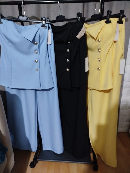 Дамски комплект в черно, жълто, синьо