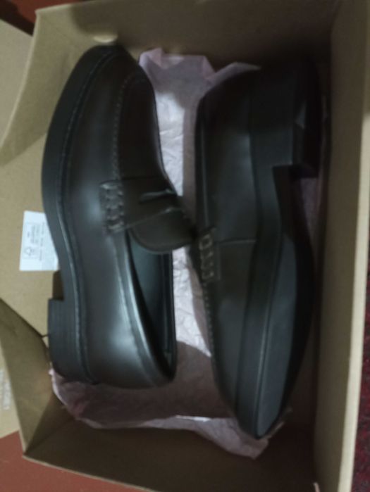 Мужской туфли сотилади Zara