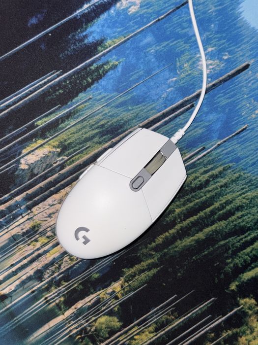 Logitech g102 в хорошем состоянии оригинал