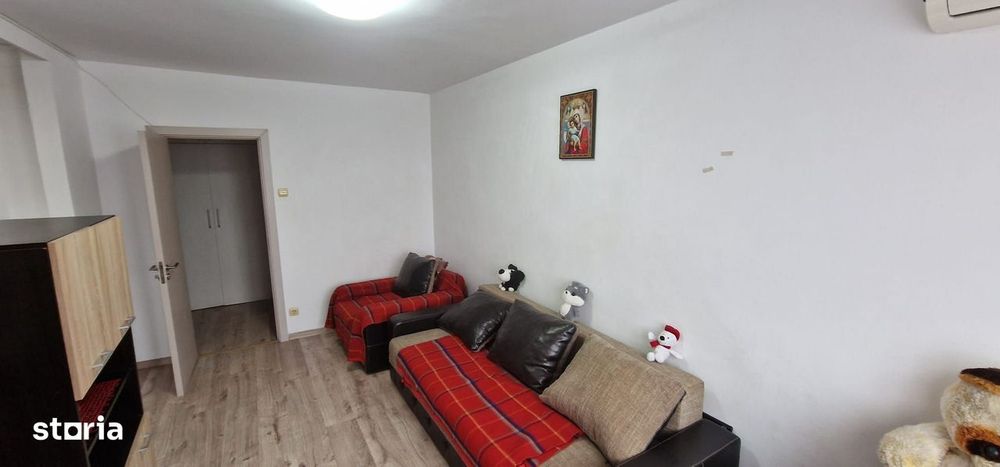 Doua camere in zona sediu politie.