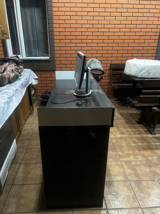 Продам стол с манитором вмести