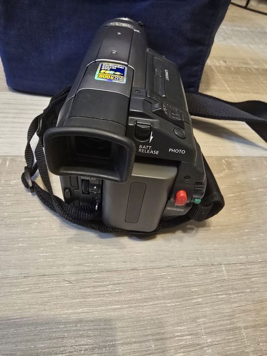 Vând cameră video Medion