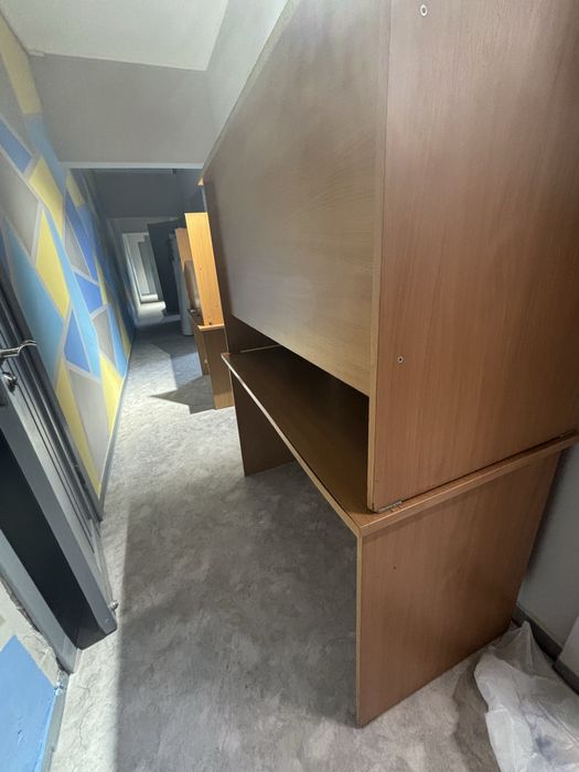 4 стола офисных в хорошем состоянии