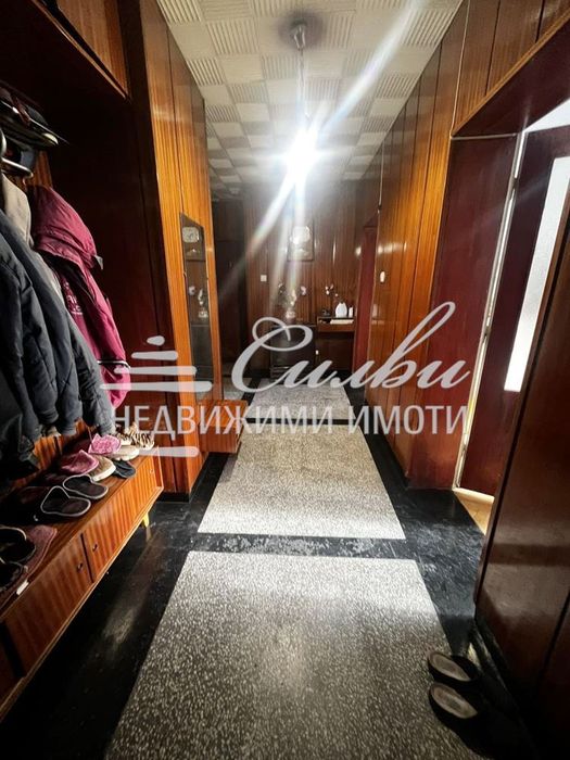 Продава се Многостаен апартамент в Шумен, Куршум чешма - 150 кв.м за 614 €/кв.м - Снимка #10