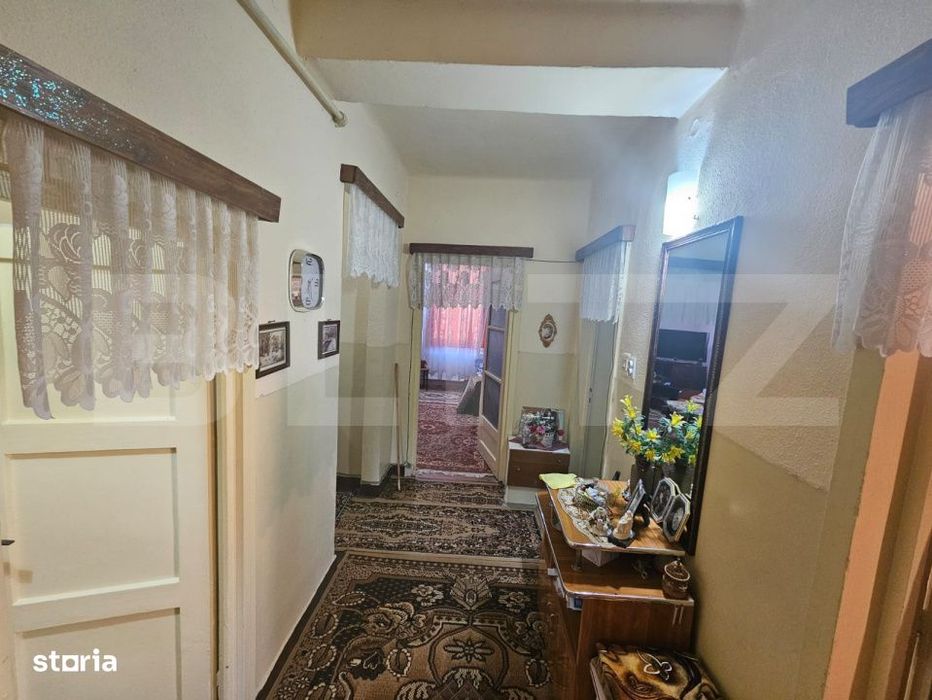 Apartament cu 3 camere, decomandat, 80 mp, Ocna Mures