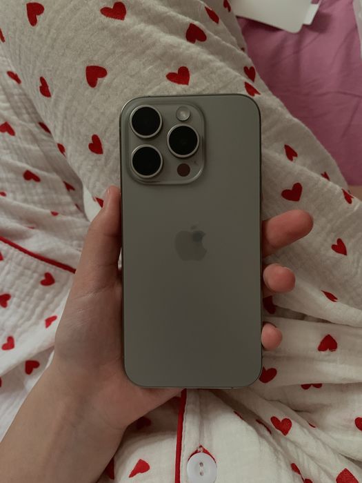 iPhone 15pro с гарантией
