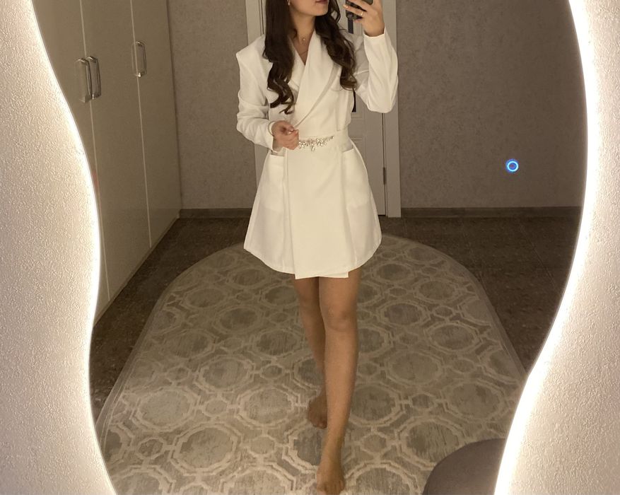 Продам платье белое