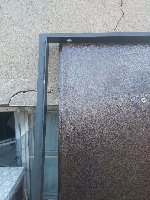 Метална врата с каса 195/82