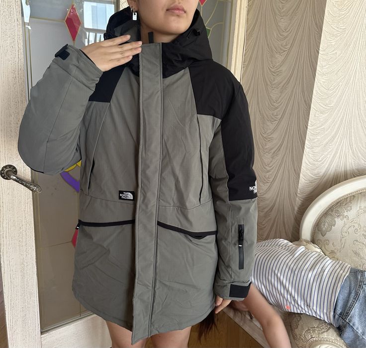 Продаем куртку The north face в М размере