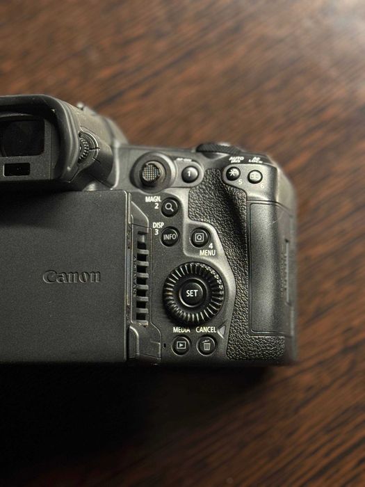 Canon R5 c ideal xolatda