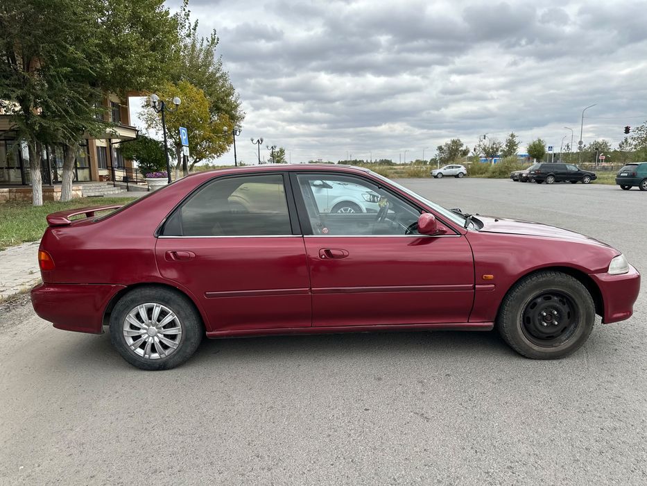 Продам машину honda civic 1992г