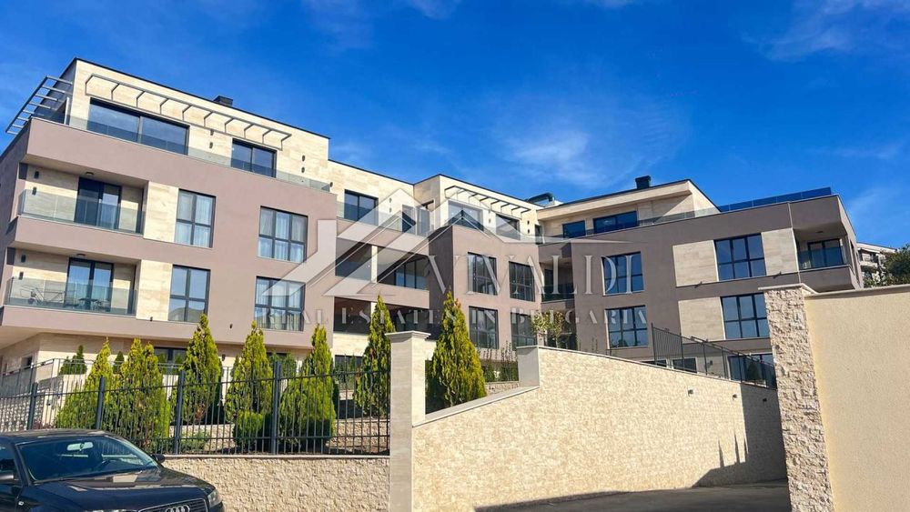 Продава се Четиристаен апартамент в Варна, Бриз - 140 кв.м за 1348 €/кв.м - Снимка #14