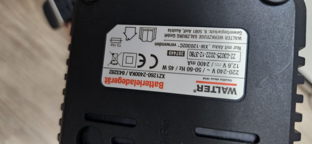 чисто нови зарядно и батерии metabo d-72622