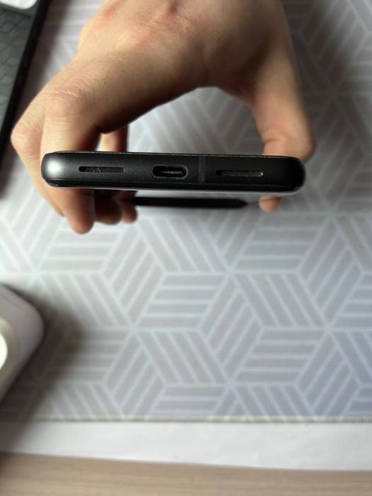 Продам Google Pixel 8