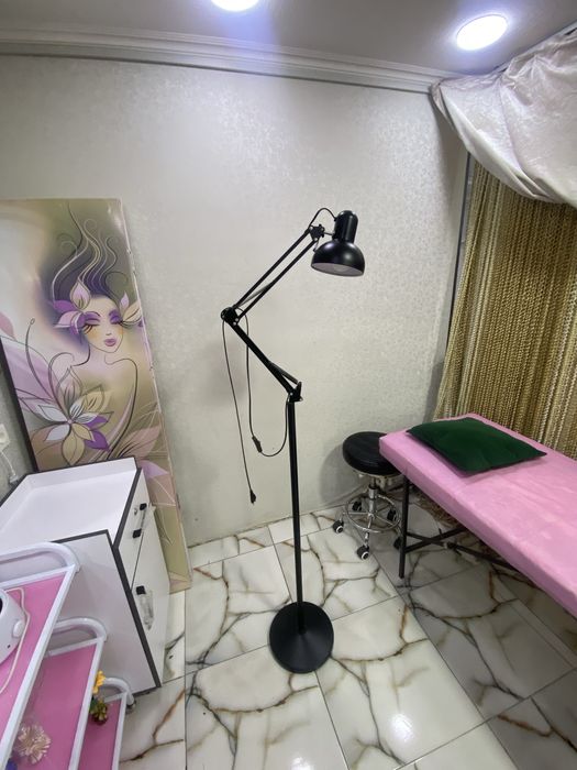 Lampa sotiladi salonga ofisga