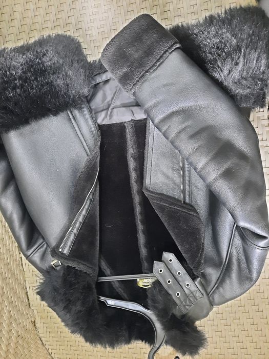 Продам чёрную 10000