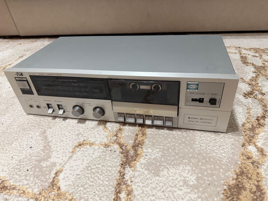 Casetofon Deck JVC - mici urme de uzura