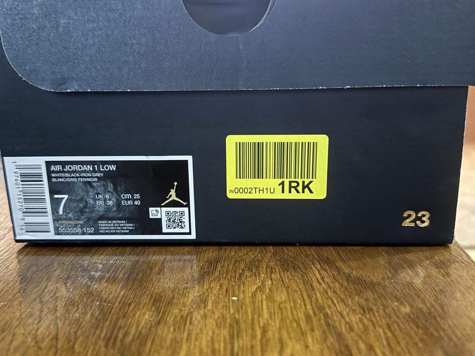 Vând urgent Air Jordan 1 sneakers low 40/7