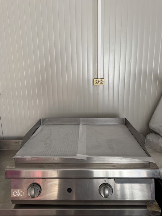 Grill electric cu placa de frigere 1/2 neteda + 1/2 striata+ Grill electric cu placa de frigere striata