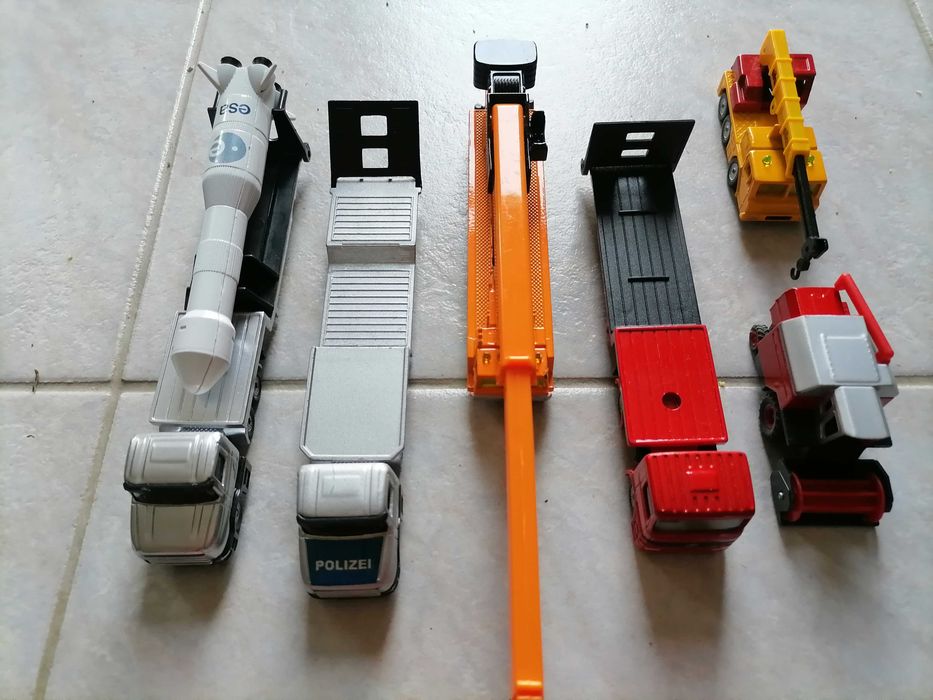 Mașinuțe siku  lot de 50buc.+set de parcare