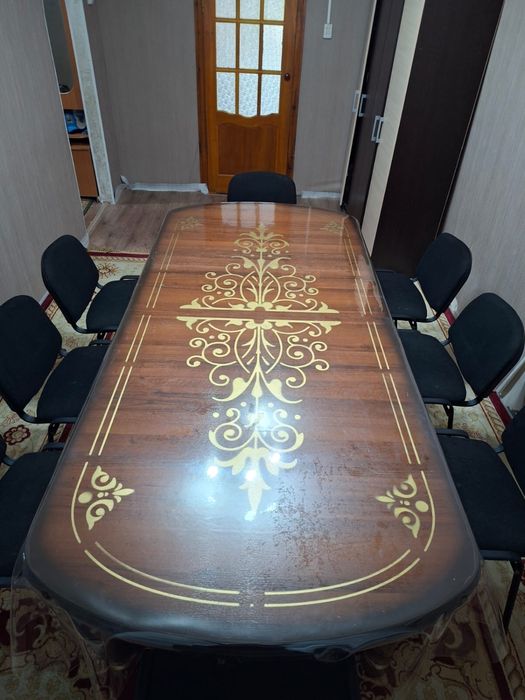 Срочно продаю Стол с стулями