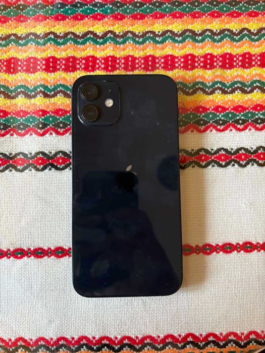 Продавам телефон iPhone