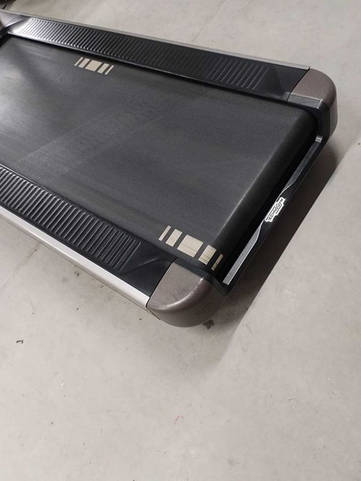 Бягаща пътека с Touch Screen дисплей TechnoGym Run Artis