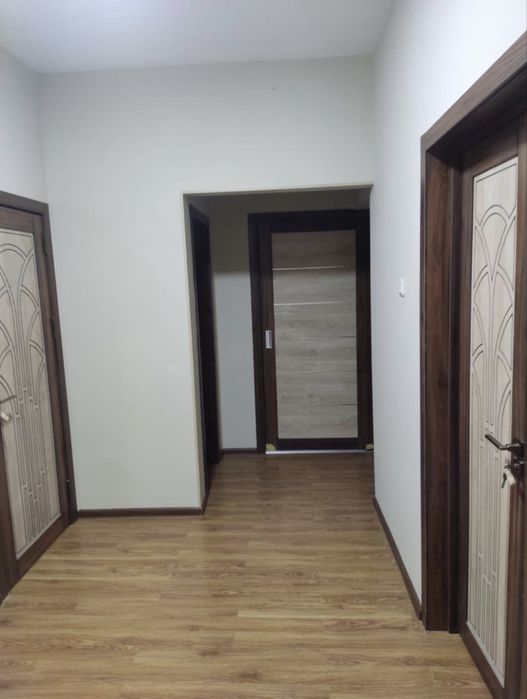 Сдается уютная 3 х комнатная квартира возле рынка Кадышева 4 этаж 5 эт