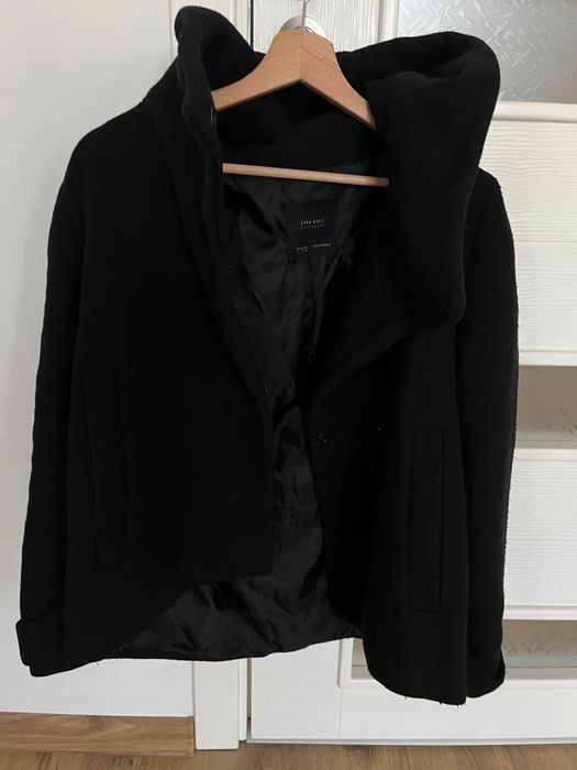 Черно палто- Зара