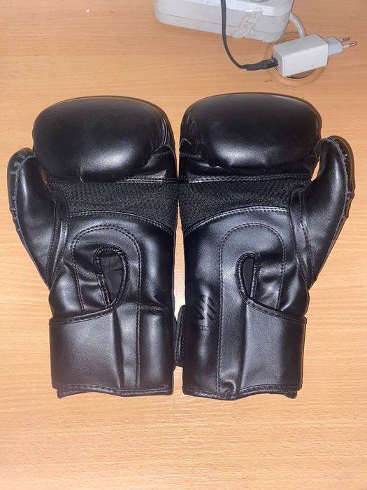Боксёрские перчатки, OZ 8, Стоимость 5000 тг.