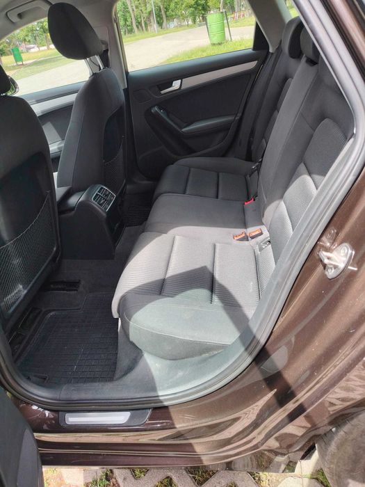 AUDI inscris A4 Avant B8 Facelift 2.0 TDI + 8 roti Alu