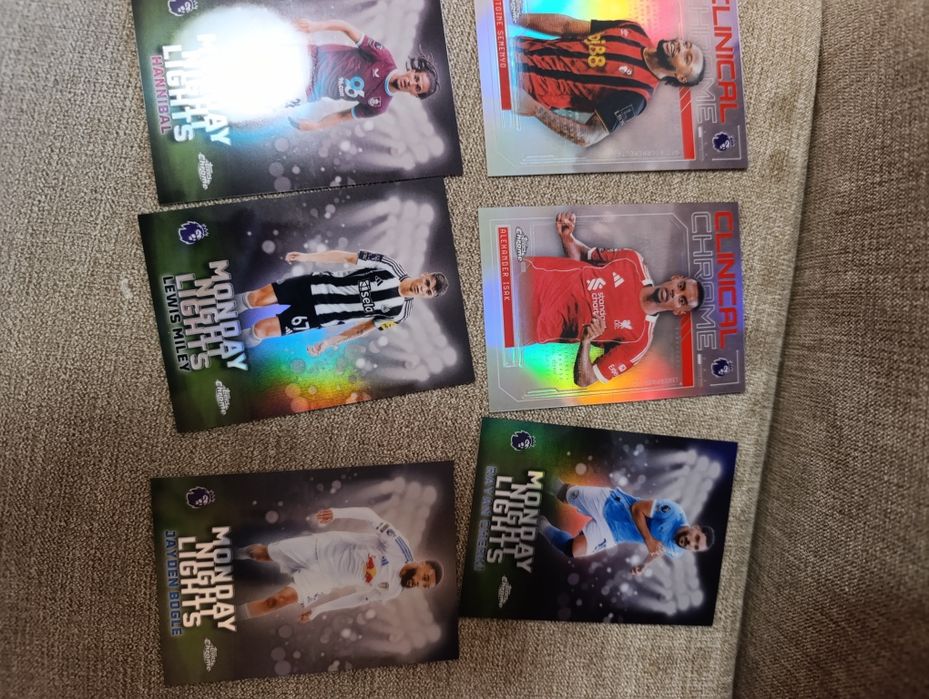 Футболни карти TOPPS Chrome