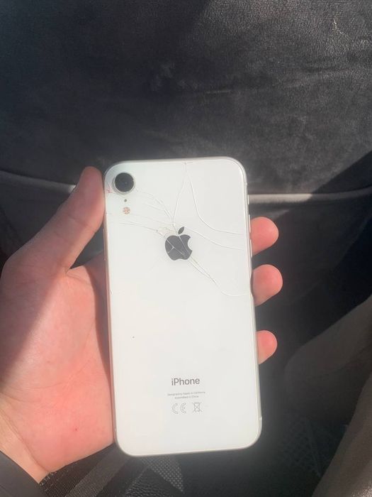 Айфон xr 64 гб..