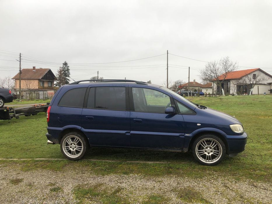Opel zafira 1.8 Benzin