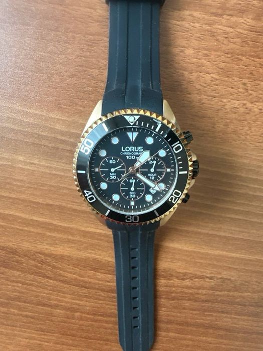 Золотые часы LORUS