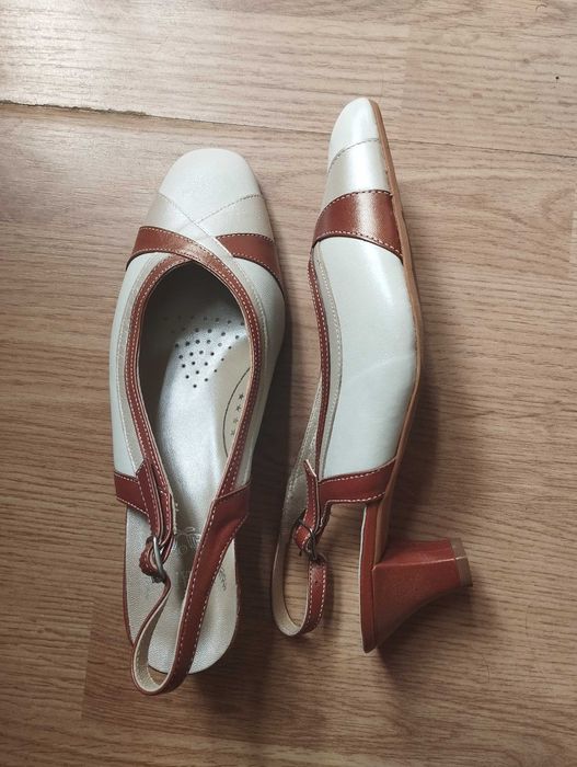 Стилни пролетни/есенни дамски обувки на къс стабилен ток