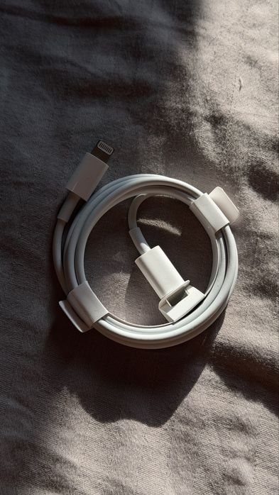 Продаю оригинальный шнур lightning.