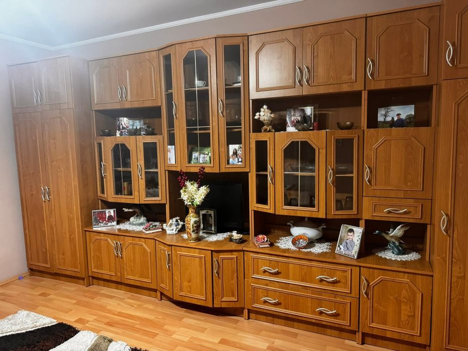 Mobila de vanzare